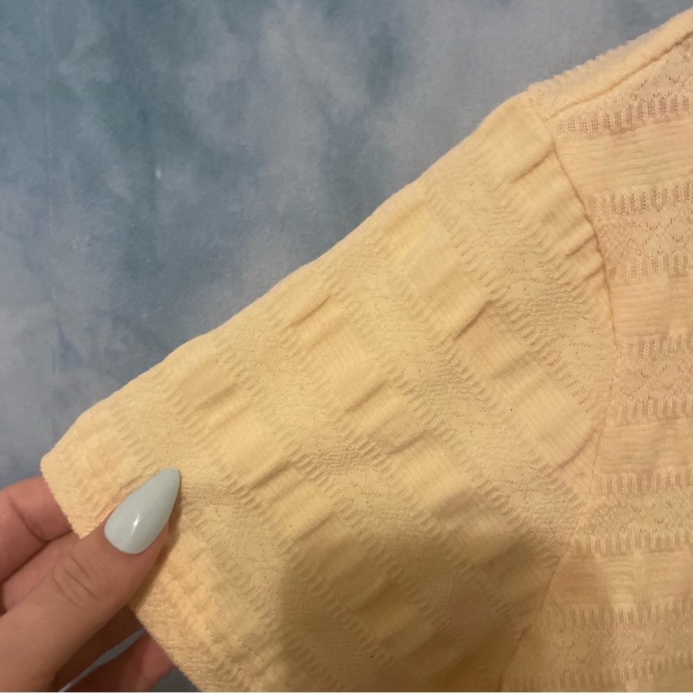 Basic editions vintage textured baby yellow top - Picture 2 of 6